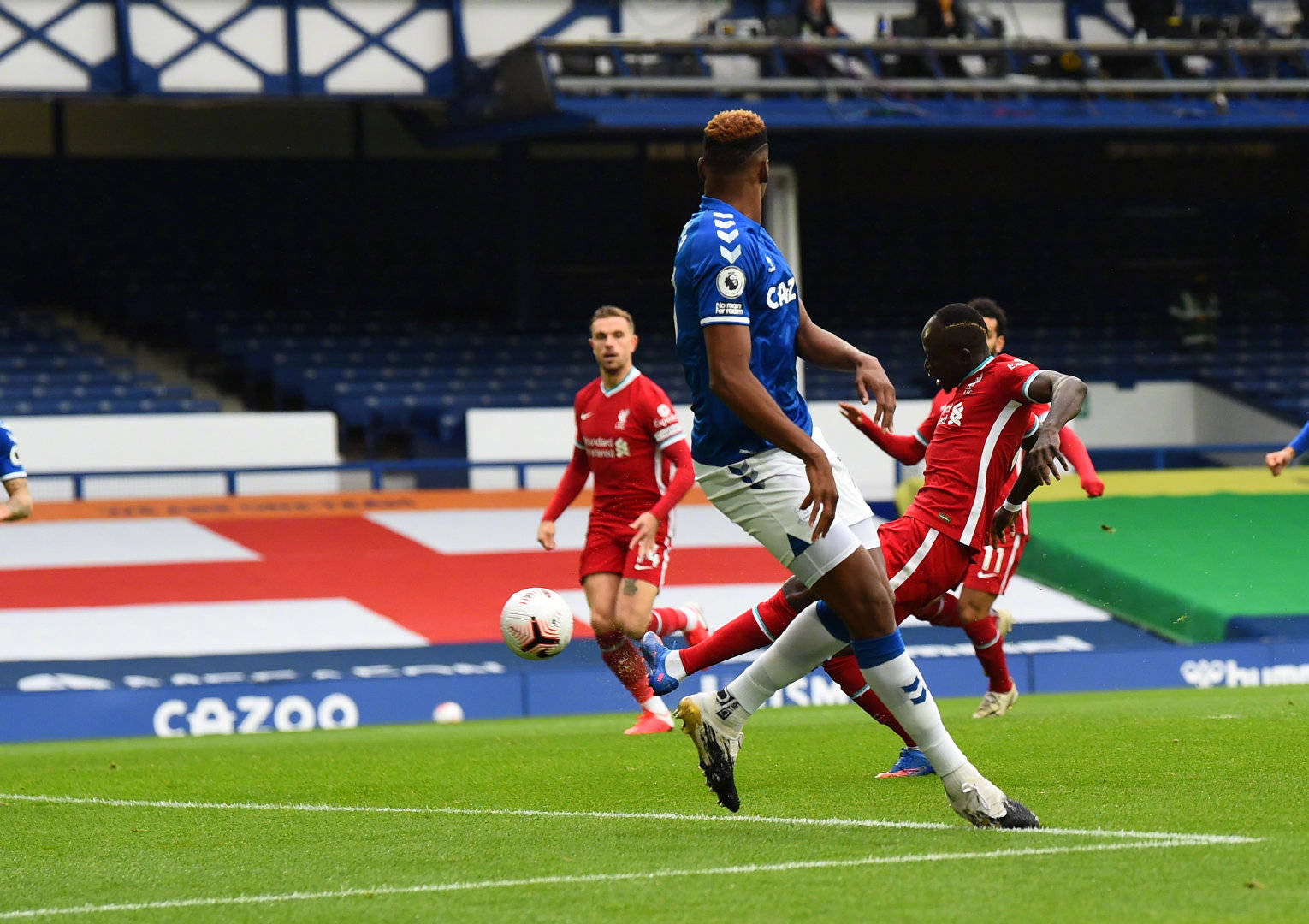 他的态度似 他的态度似